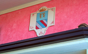Villa Marchetti - particolare decorazione stemma